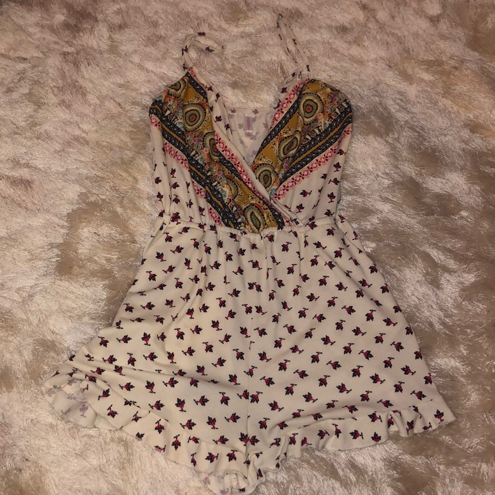 Cute romper!!